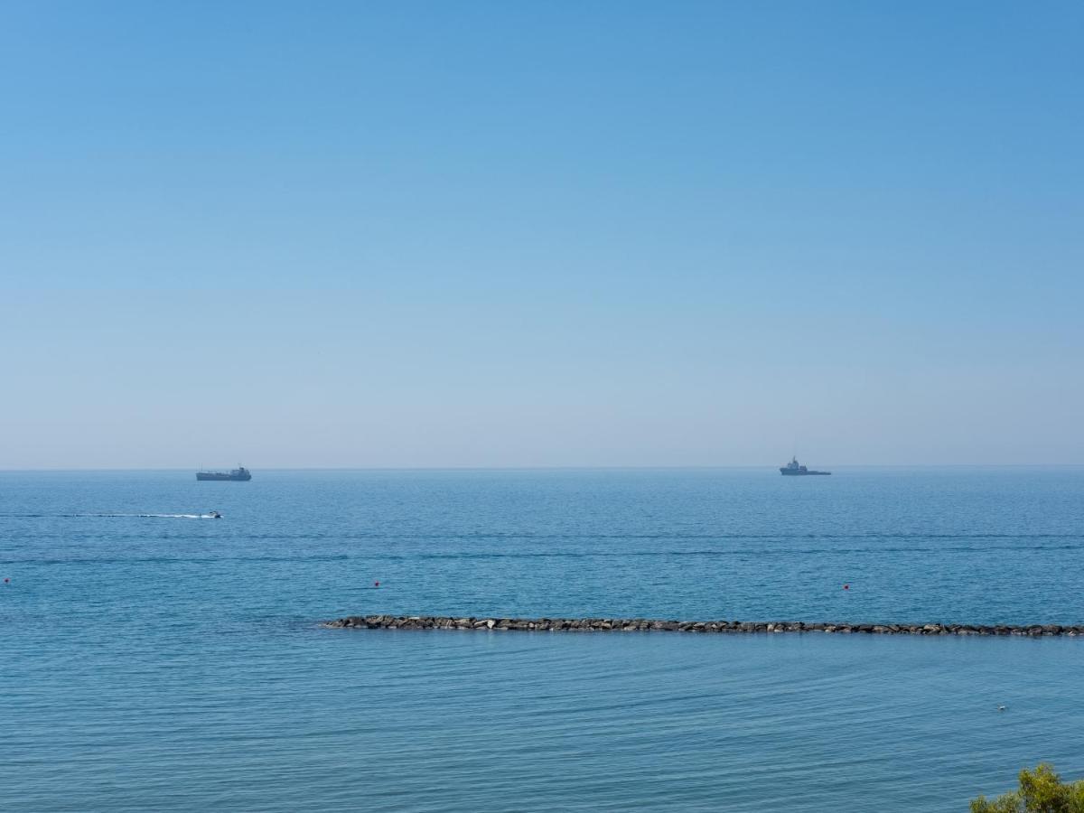 Sanders Kanika Sea Forum - Adorable 2-Bedroom Apartment With Sea View 레메소스 외부 사진